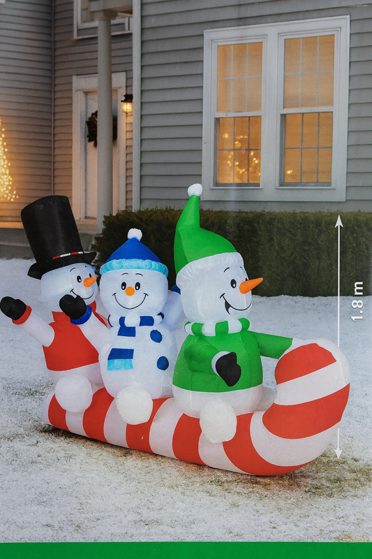 Inflable con muñecos de nieve